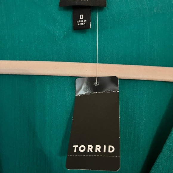 Torrid Kelly green peplum long sleeve neck blouse plus size boho top shirt - Picture 2 of 3